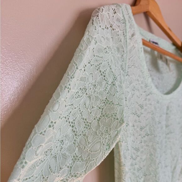 SALE! Mint Express Scoop Neck Half Sleeve Top Size S NWT - Picture 5 of 6